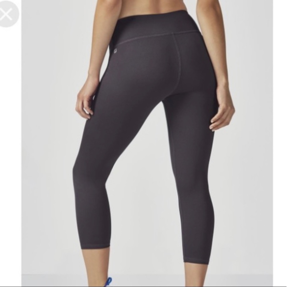 Fabletics Salar Capri Leggings